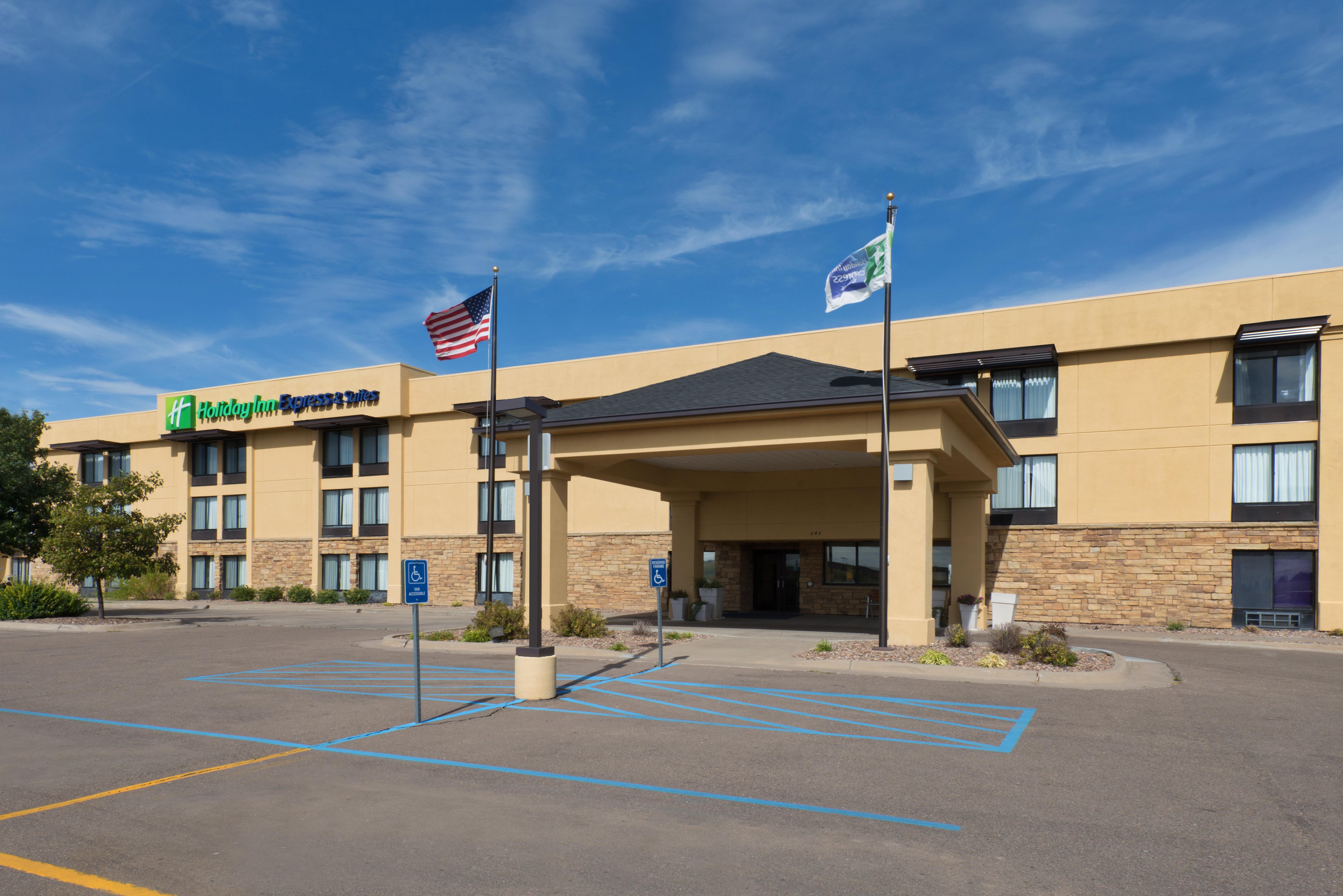 Holiday Inn Express Hotel & Suites Colby, An Ihg Hotel Exterior foto