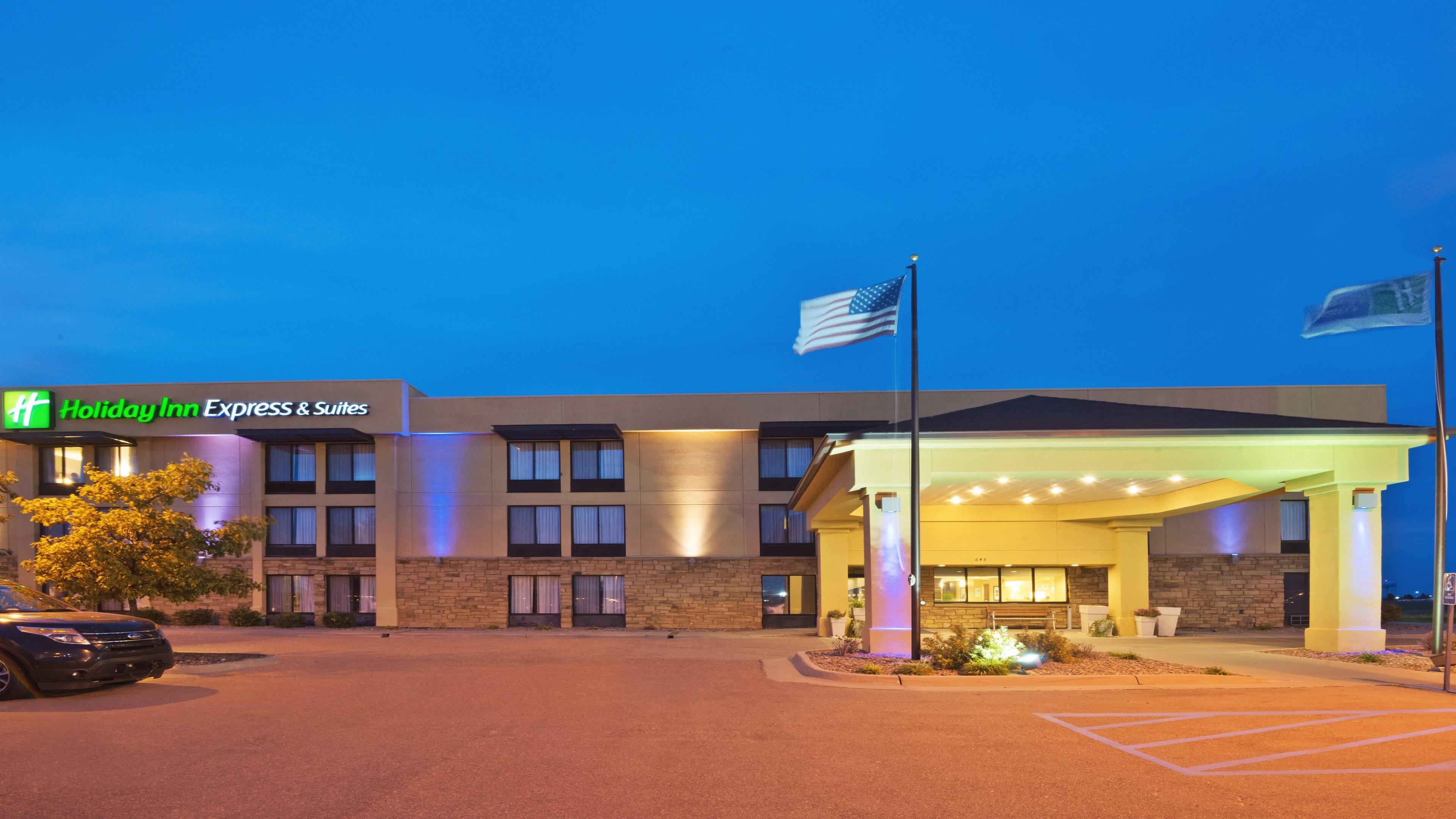 Holiday Inn Express Hotel & Suites Colby, An Ihg Hotel Exterior foto